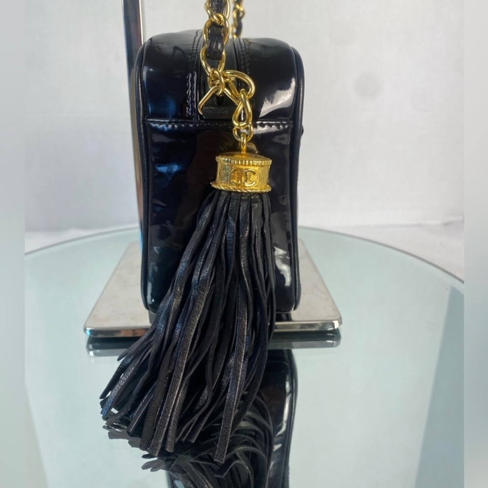 š„CHANEL CC PATENT LEATHER TASSEL MINI SHOULDER BAG - Picture 2 of 13